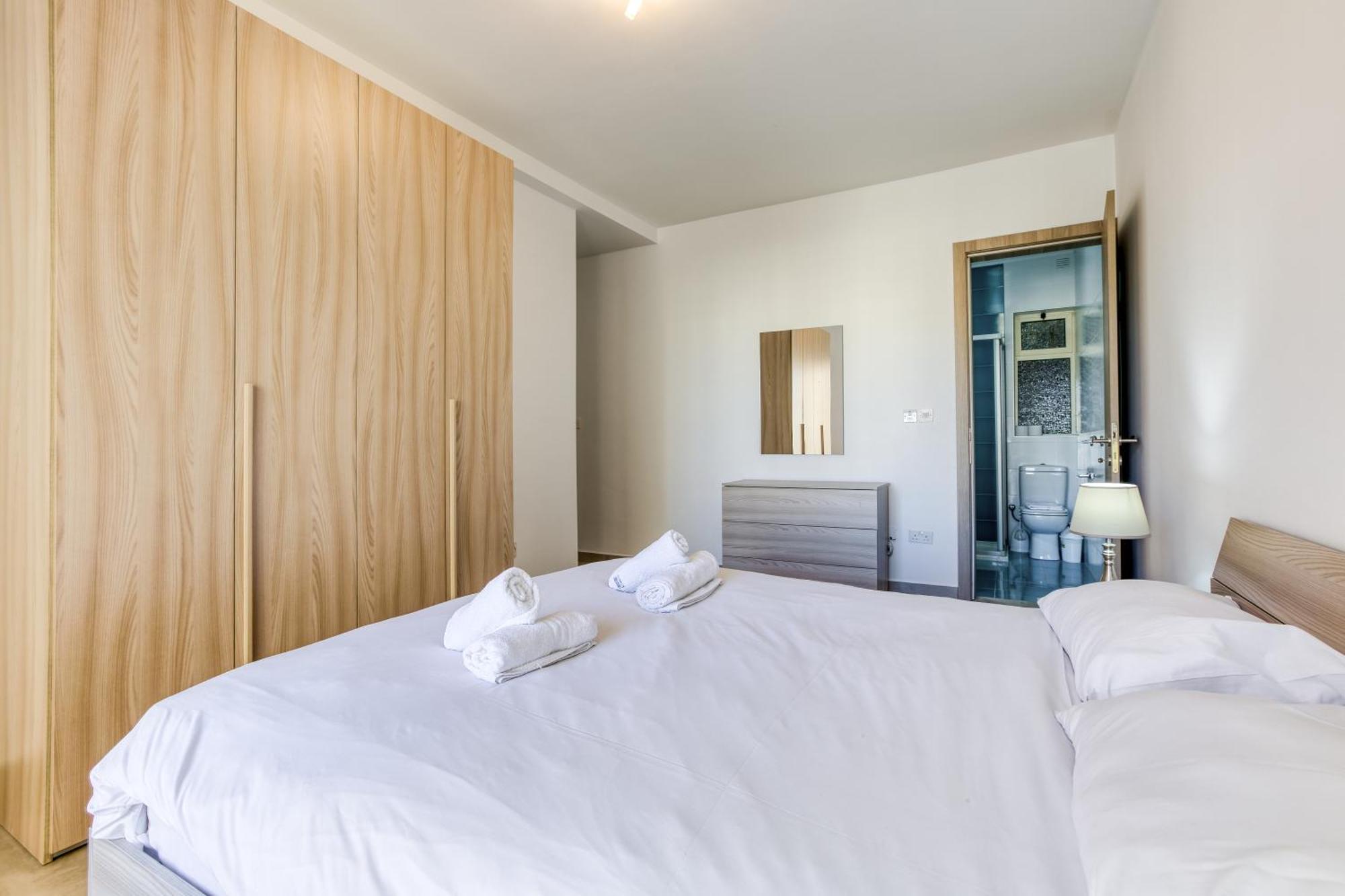 Seafront Sliema Apartment With Balcony & Sea Views By Jl 외부 사진
