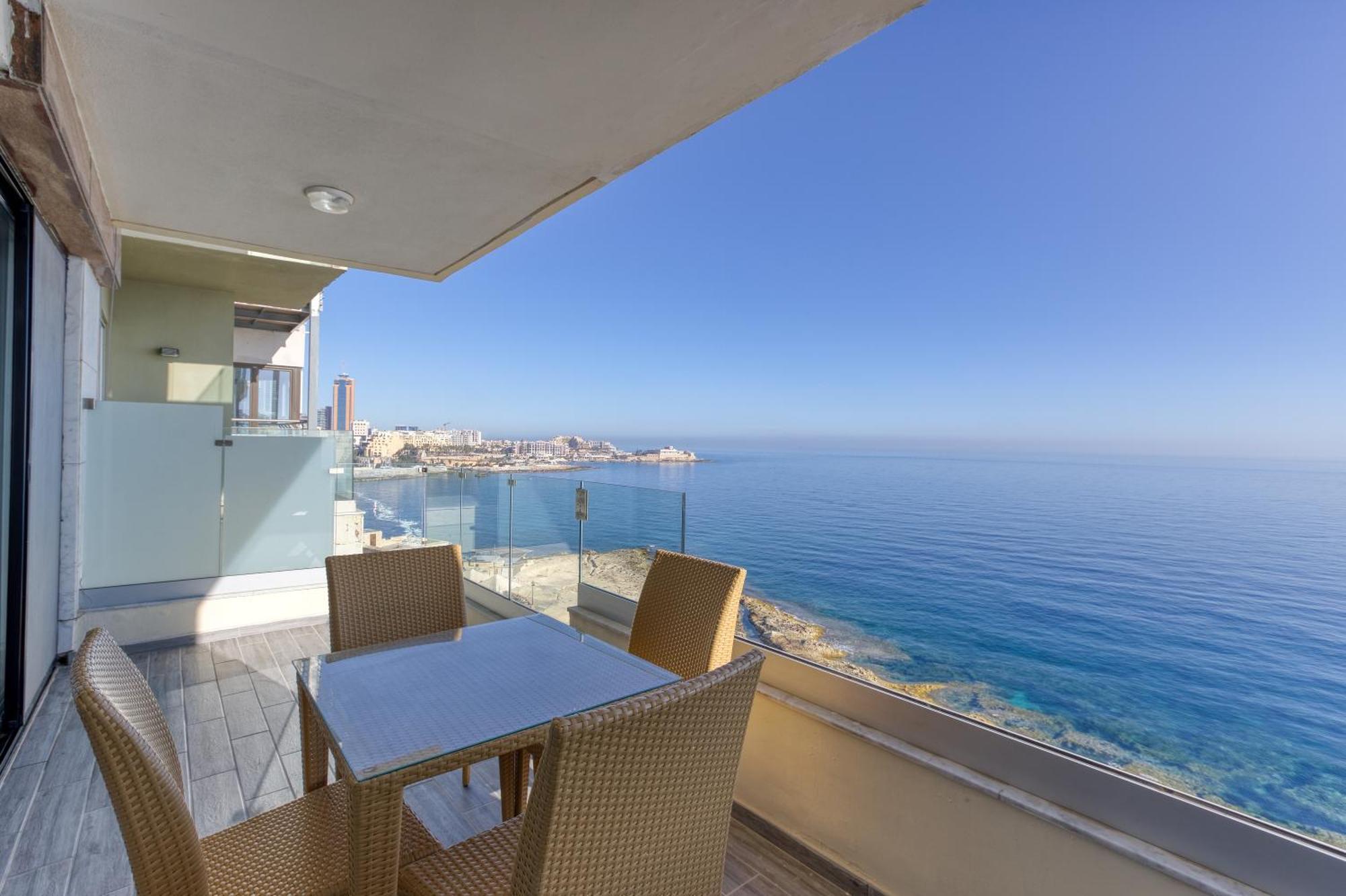 Seafront Sliema Apartment With Balcony & Sea Views By Jl 외부 사진