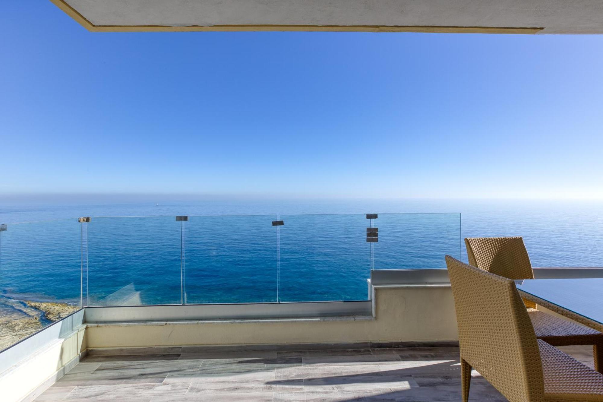 Seafront Sliema Apartment With Balcony & Sea Views By Jl 외부 사진