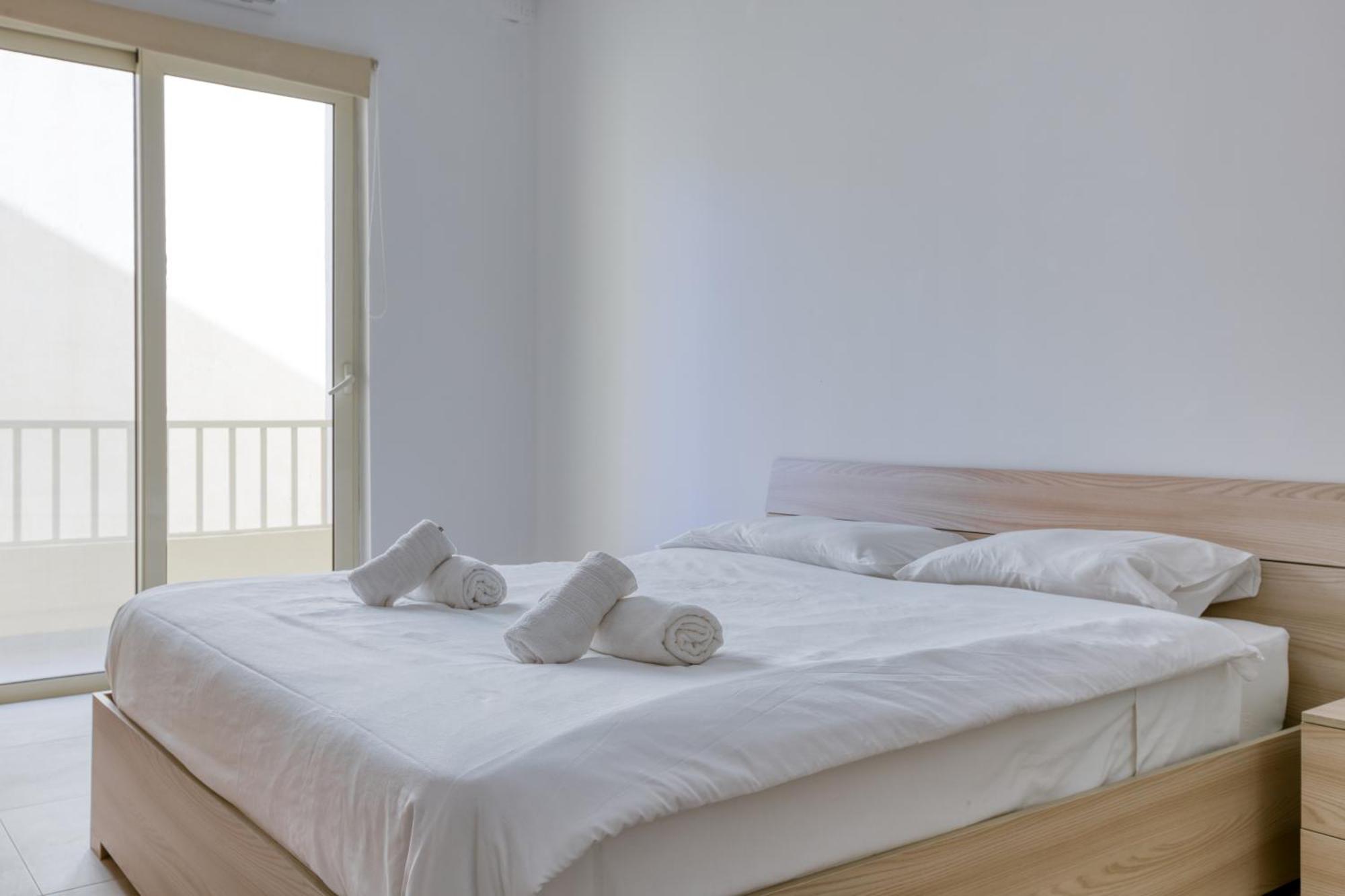 Seafront Sliema Apartment With Balcony & Sea Views By Jl 외부 사진
