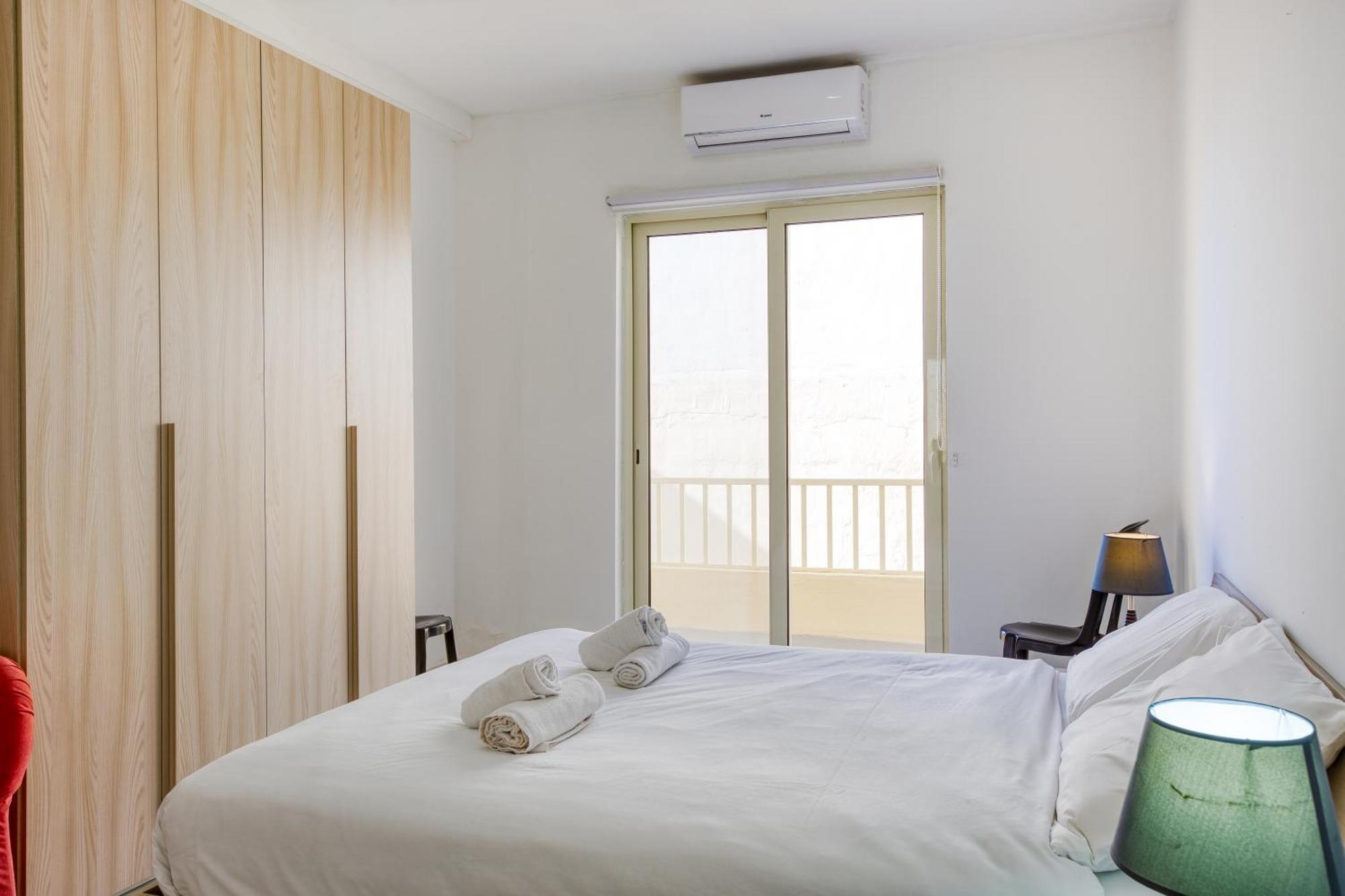 Seafront Sliema Apartment With Balcony & Sea Views By Jl 외부 사진