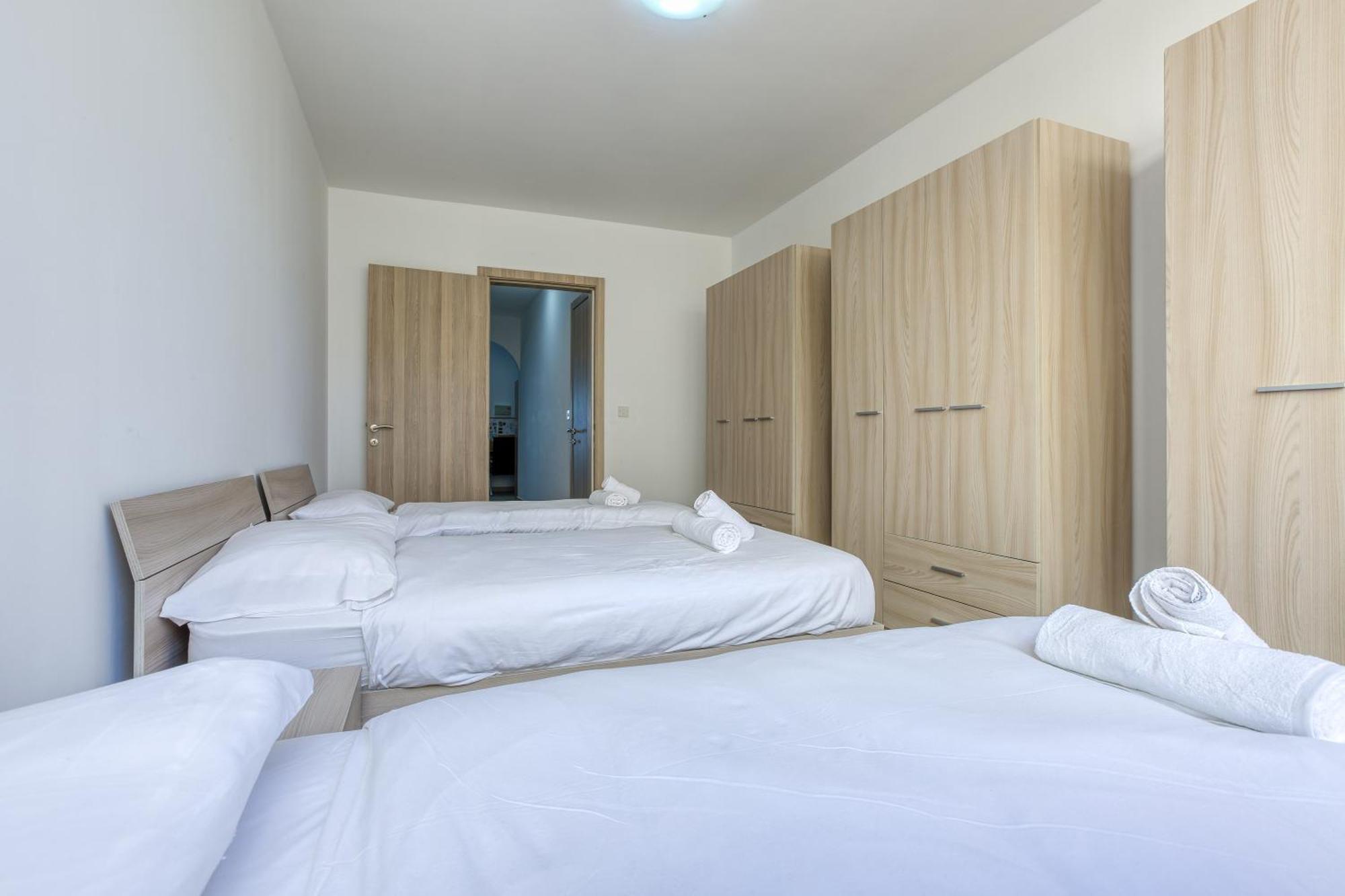 Seafront Sliema Apartment With Balcony & Sea Views By Jl 외부 사진