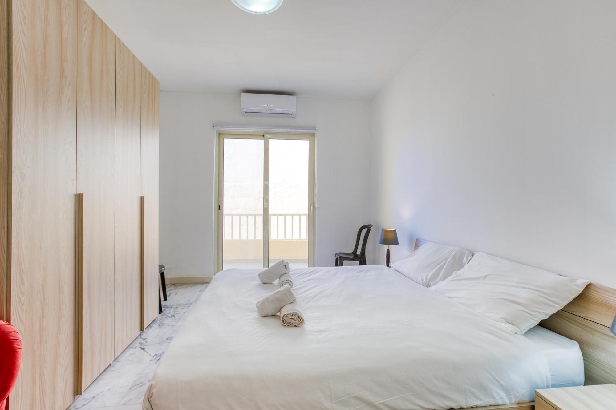Seafront Sliema Apartment With Balcony & Sea Views By Jl 외부 사진