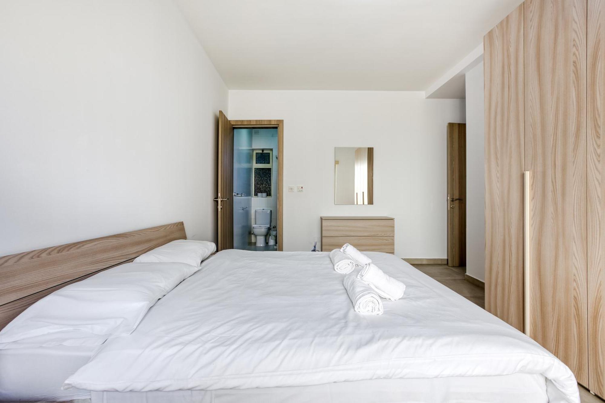 Seafront Sliema Apartment With Balcony & Sea Views By Jl 외부 사진